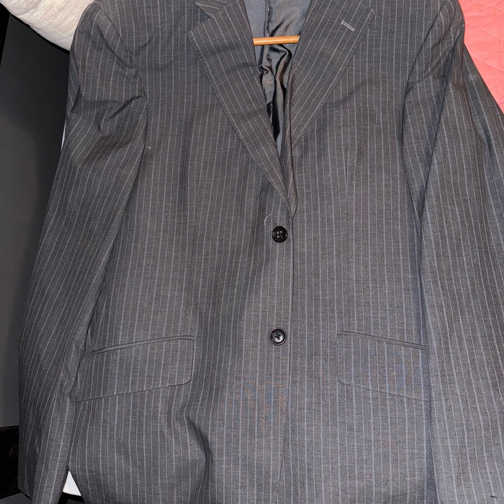 Selling a Banana Republic suit jacket and slacks. Great condition. Warn 2 times.